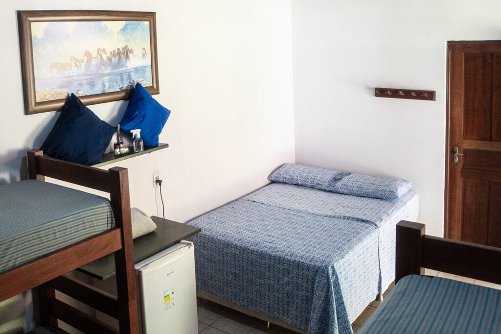 cama-de-casal-suites-rupestre-pousada-rupestre-petar