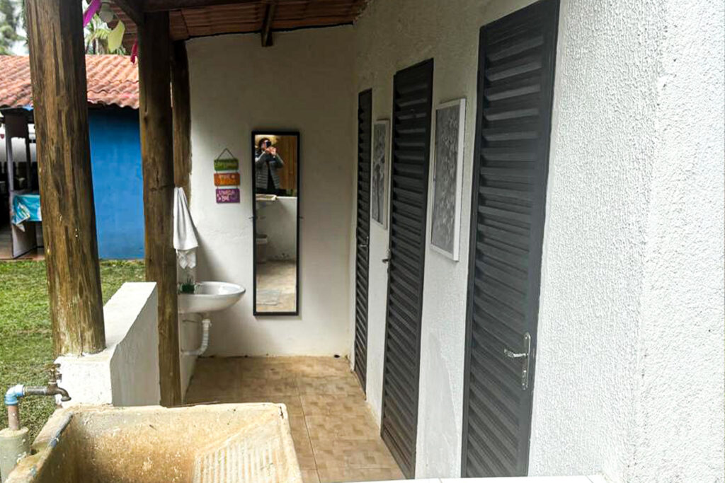 acomodacoes-tres-banheiros-publicos-petar-sao-paulo-iporanga