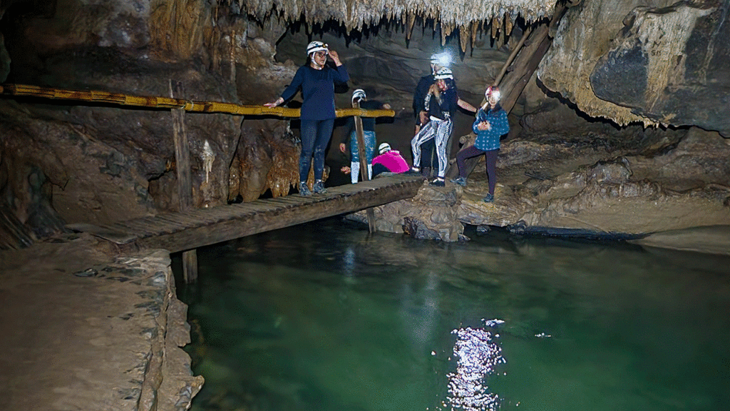 caverna-santana-passa-o-rio-roncador