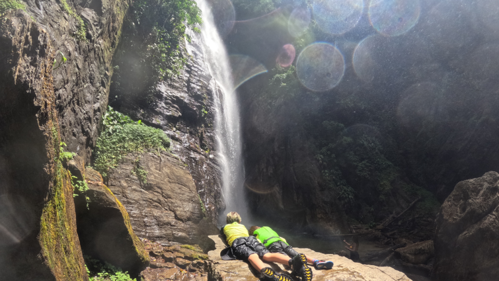 cachoeira-do-meu-deus-no-vale-das-ostras-perto-do-petar